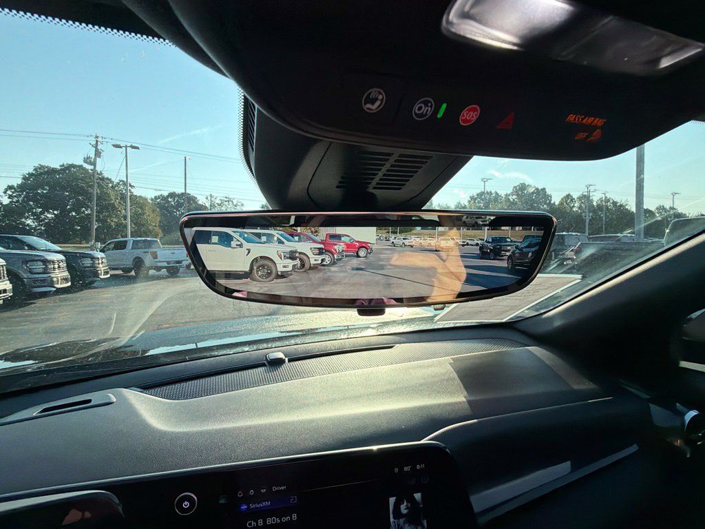 Used 2026 Chevrolet Equinox LT w/ Safety and Technology Package FWD image 21