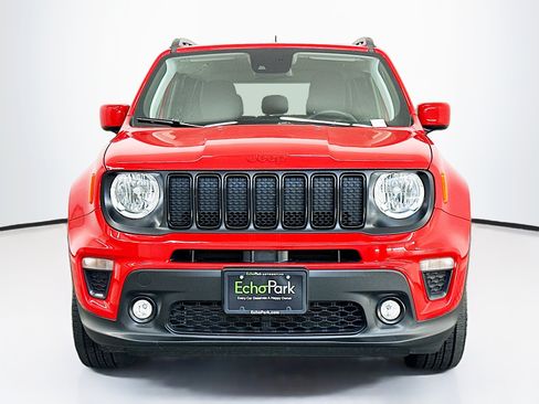 Used 2022 Jeep Renegade Latitude w/ Convenience Group AWD/4WD image 2