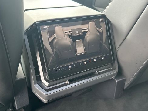 Used 2024 Tesla Cybertruck AWD Crew Cab image 21