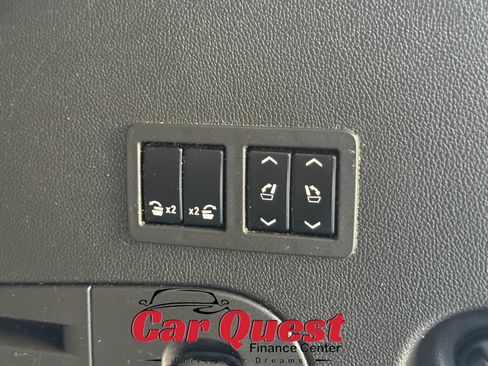 Used 2016 Cadillac Escalade Luxury AWD/4WD image 19