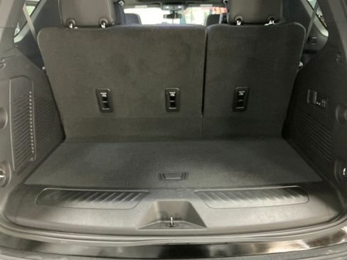 Certified 2022 GMC Yukon SLT w/ SLT Premium Package image 10