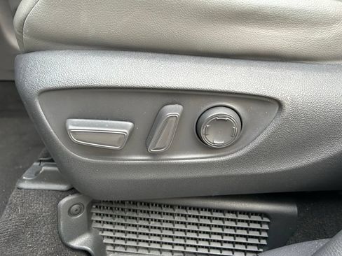 Used 2021 Toyota Sienna XLE w/ XLE Plus Package FWD image 17