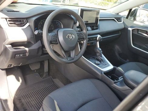 Used 2025 Toyota RAV4 XLE image 19