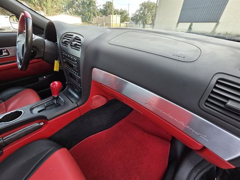 Used 2002 Ford Thunderbird image 15