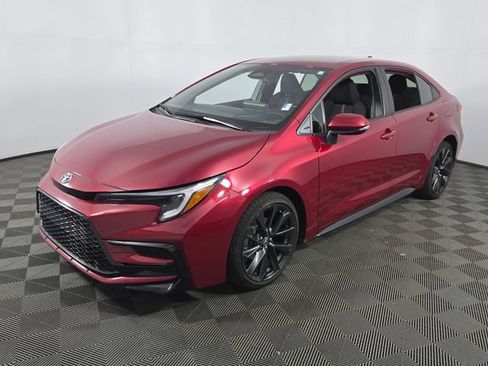 Used 2025 Toyota Corolla SE FWD image 3