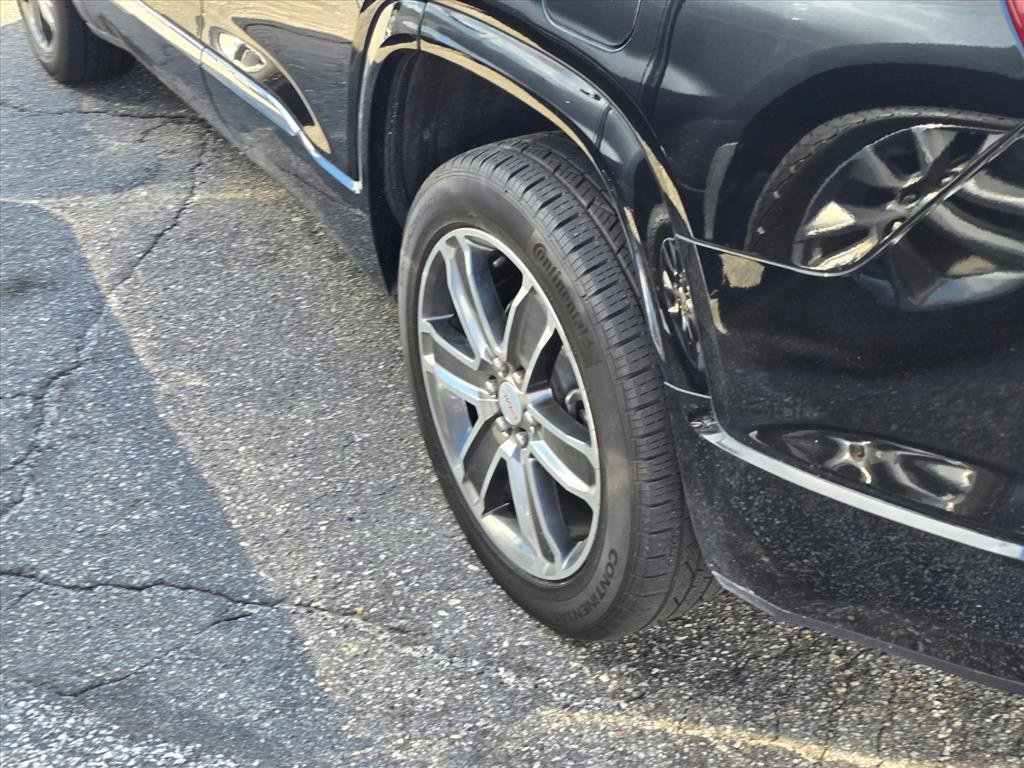Used 2019 GMC Acadia Denali w/ Technology Package FWD image 20