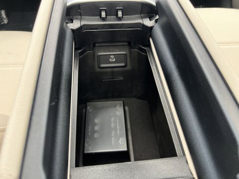 Certified 2025 Mercedes-Benz GLC 300 GLC 300 image 46