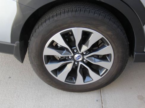 Used 2025 Subaru Outback Touring XT AWD/4WD image 32