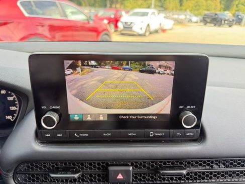 Used 2023 Honda HR-V LX image 23