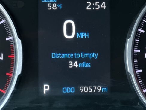 Used 2022 Toyota RAV4 LE image 24