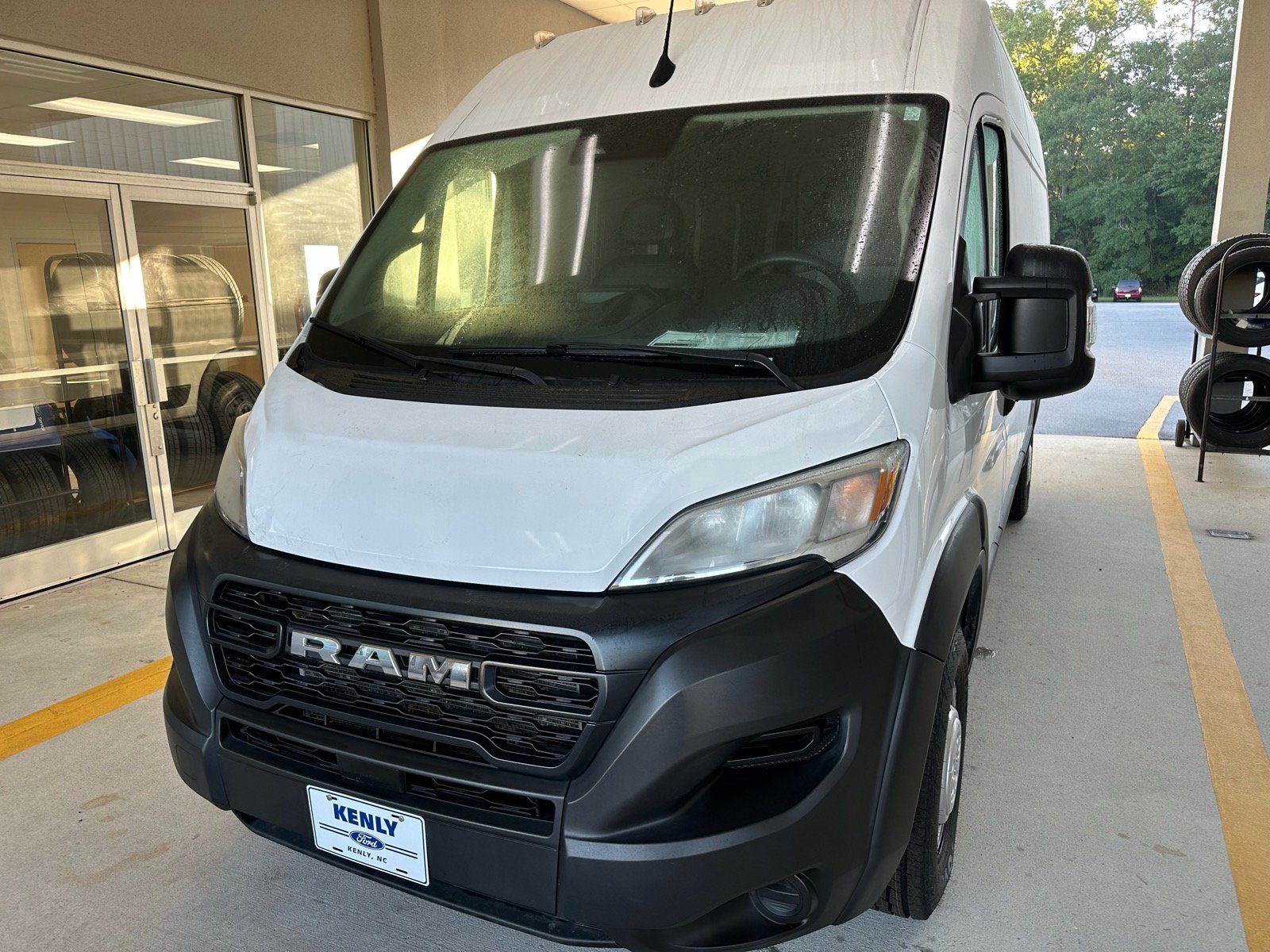 Used 2023 RAM ProMaster 3500 FWD image 1