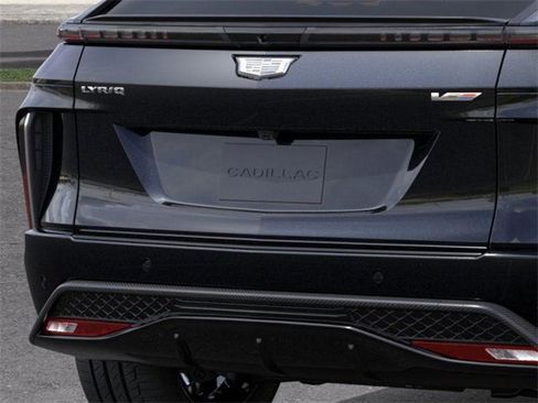New 2026 Cadillac Lyriq V w/ Exterior Carbon Fiber Package image 14