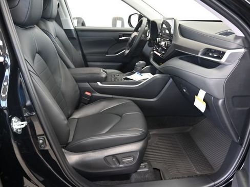New 2026 Toyota Highlander XLE AWD/4WD image 12