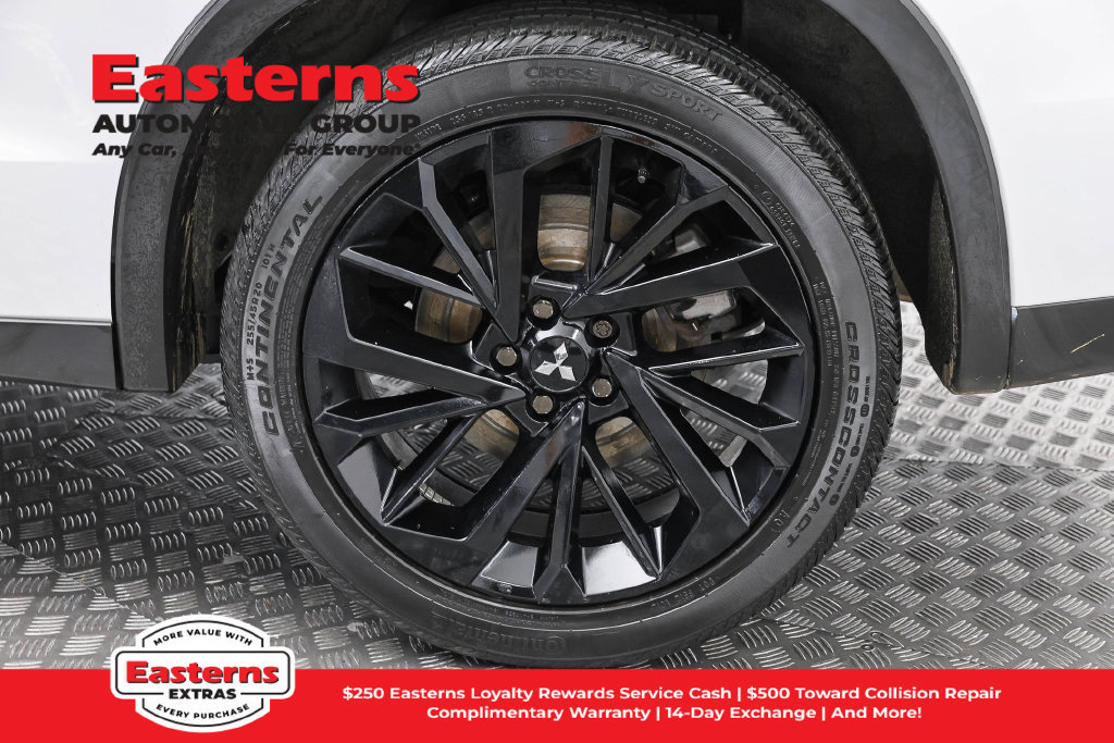 Used 2023 Mitsubishi Outlander SE Black Edition AWD/4WD image 34