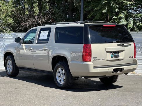 Used 2012 GMC Yukon XL SLE w/ Convenience Package AWD/4WD image 12
