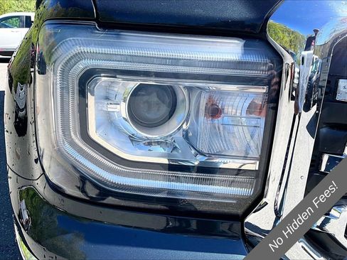 Used 2019 GMC Sierra 1500 SLE w/ SLE Value Package AWD/4WD image 28