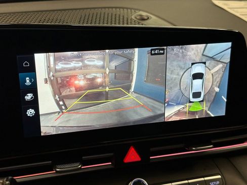 Used 2024 Hyundai Elantra Limited image 12