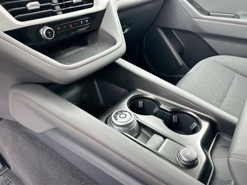 New 2026 Ford Explorer Active RWD image 12