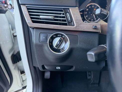 Used 2012 Mercedes-Benz E 350 4MATIC Sedan image 24