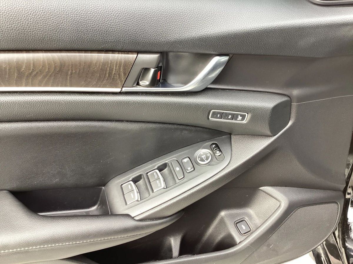 Used 2020 Honda Accord Touring image 14