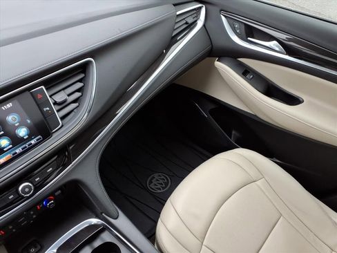 Used 2019 Buick Enclave Essence image 24