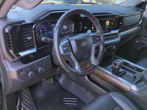 Used 2022 Chevrolet Silverado 1500 LT Trail Boss w/ Convenience Package II AWD/4WD image 10