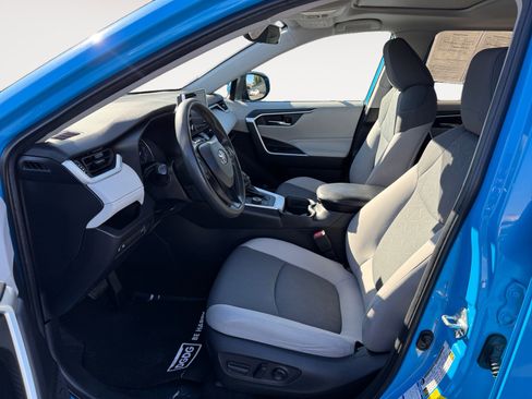 Used 2019 Toyota RAV4 XLE w/ Convenience Package image 10