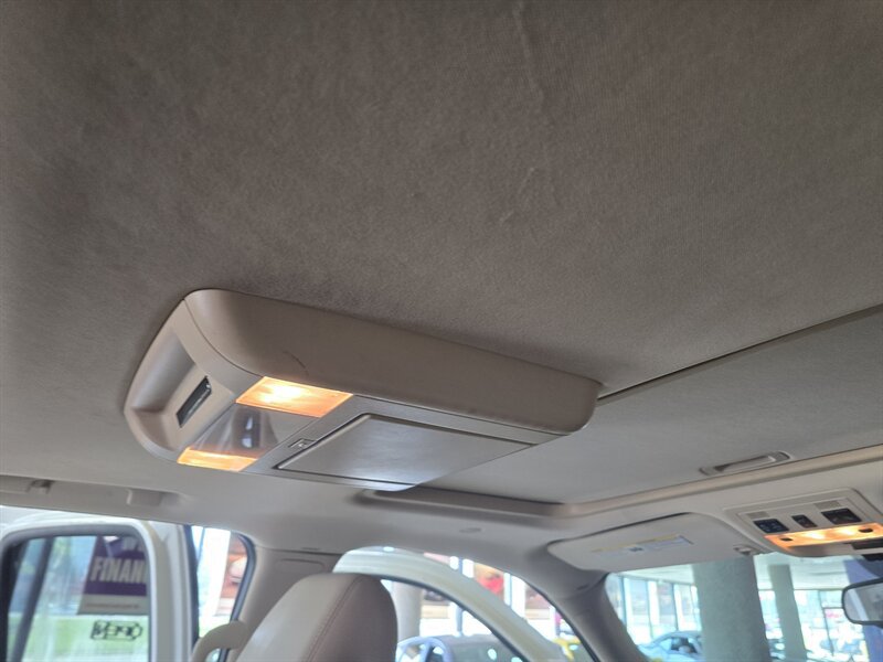 Used 2008 Cadillac Escalade ESV AWD image 18