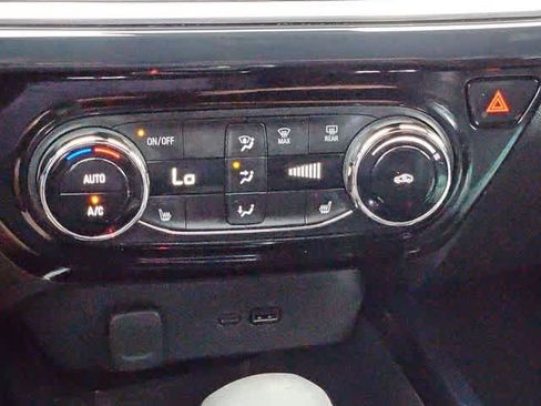 Used 2025 Chevrolet Trax RS w/ Driver Confidence Package FWD image 24