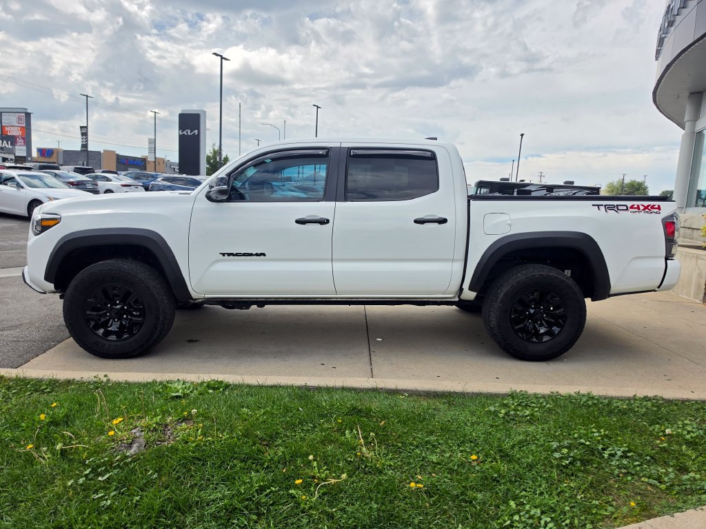 Used 2023 Toyota Tacoma TRD Off-Road w/ Advanced Technology Package AWD/4WD image 8