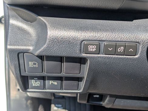 Used 2018 Lexus IS 300 w/ Comfort Package RWD image 19