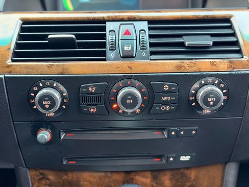 Used 2007 BMW 530xi Wagon image 21