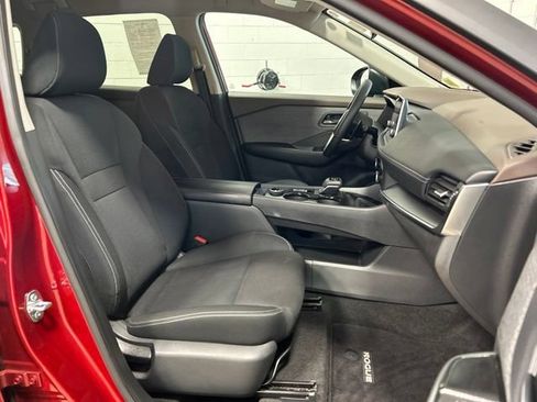 Used 2023 Nissan Rogue S AWD/4WD image 12