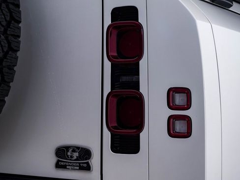 Used 2024 Land Rover Defender 110 S image 15