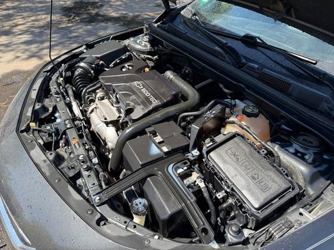Used 2018 Chevrolet Malibu LT FWD image 33
