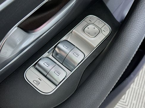 New 2026 Mercedes-Benz GLS 450 4MATIC image 18