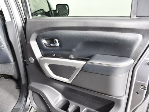 Used 2017 Nissan Titan SL AWD/4WD image 49