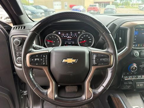 Used 2019 Chevrolet Silverado 1500 High Country w/ Technology Package AWD/4WD image 13