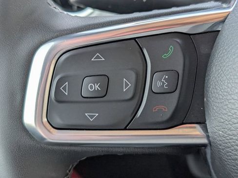 Used 2025 Jeep Wrangler Unlimited Sahara image 22