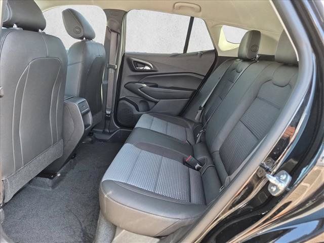 Used 2025 Chevrolet Trax LT FWD image 17