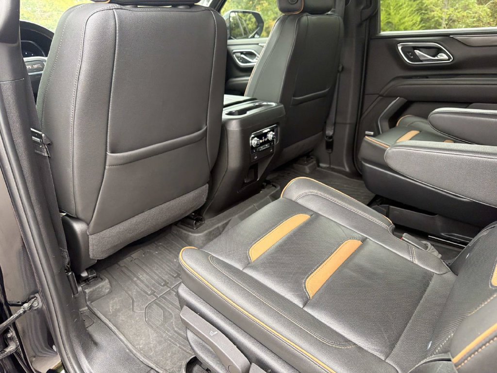 Used 2024 GMC Yukon XL AT4 w/ AT4 Premium Plus Package AWD/4WD image 16