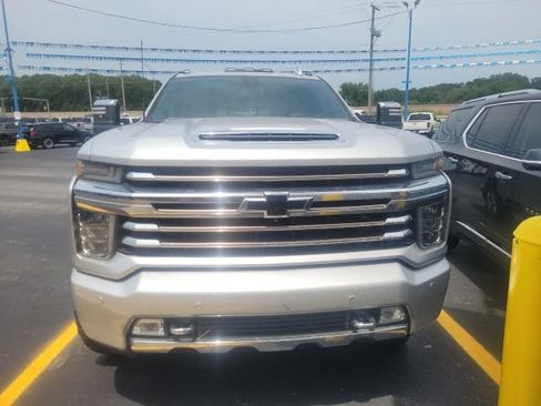 Used 2020 Chevrolet Silverado 2500 High Country AWD/4WD image 2