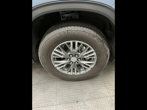 Certified 2025 Chevrolet Traverse LT w/ Driver Confidence Package FWD image 37