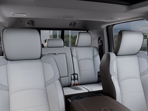 New 2026 RAM 2500 Laramie AWD/4WD image 27