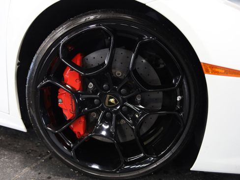 Used 2015 Lamborghini Huracan LP 610-4 image 9