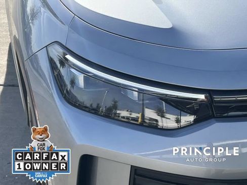 Used 2025 Volkswagen Tiguan S image 9