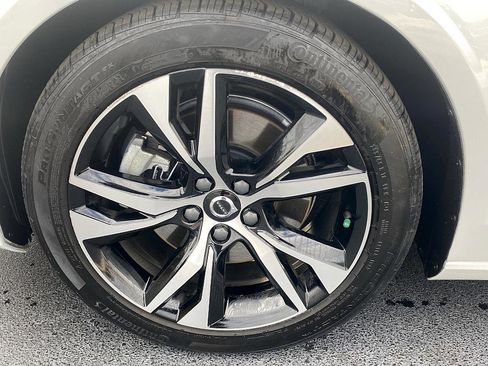 Used 2024 Volvo S60 B5 Core image 8