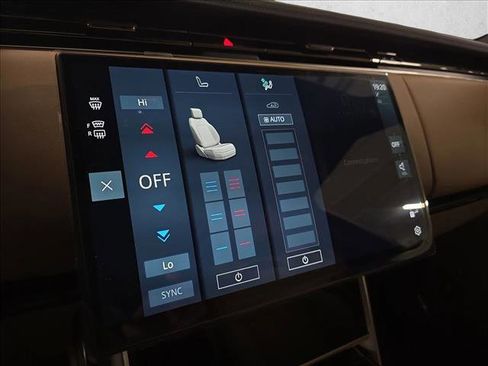 New 2026 Land Rover Range Rover SE image 25