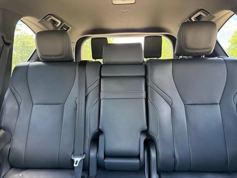 Used 2023 Lexus LX 600 4WD w/ Luxury Package image 20