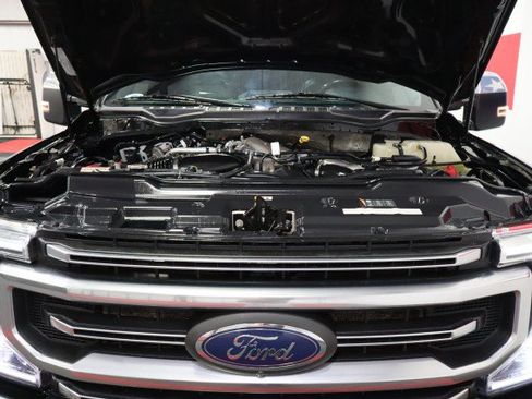 Used 2022 Ford F250 Platinum w/ FX4 Off-Road Package AWD/4WD image 81